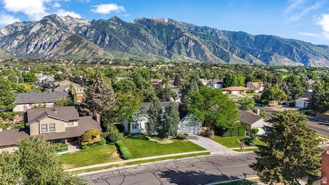 8965 S QUAIL RUN DR, Sandy, UT 84093