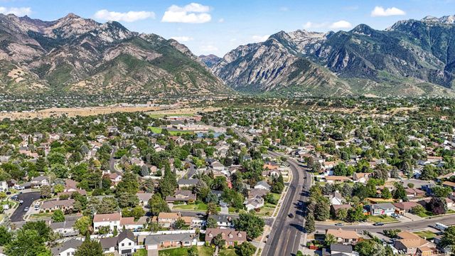 8965 S QUAIL RUN DR, Sandy, UT 84093