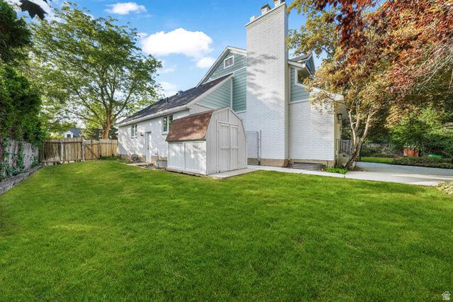 8965 S QUAIL RUN DR, Sandy, UT 84093