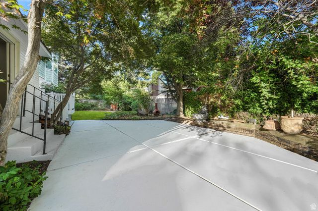 8965 S QUAIL RUN DR, Sandy, UT 84093