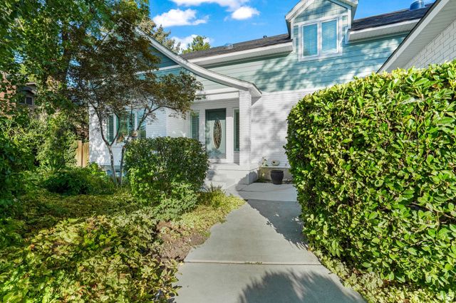 8965 S QUAIL RUN DR, Sandy, UT 84093