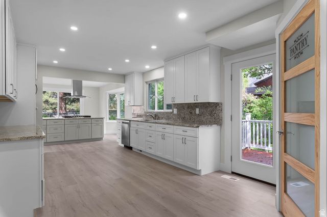 8965 S QUAIL RUN DR, Sandy, UT 84093