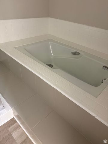 8965 S QUAIL RUN DR, Sandy, UT 84093