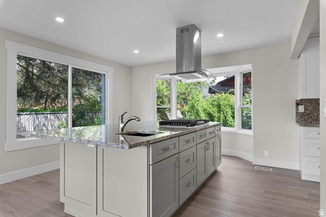 8965 S QUAIL RUN DR, Sandy, UT 84093