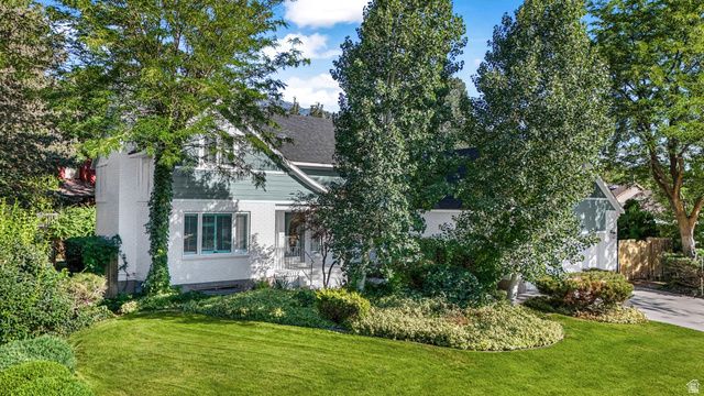 8965 S QUAIL RUN DR, Sandy, UT 84093