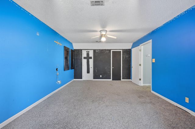 108 Oak Tree Dr, Oak Grove, KY 42262
