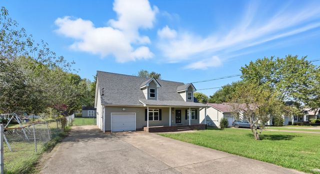 108 Oak Tree Dr, Oak Grove, KY 42262