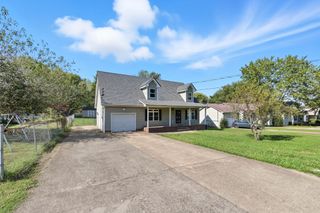 108 Oak Tree Dr, Oak Grove, KY 42262