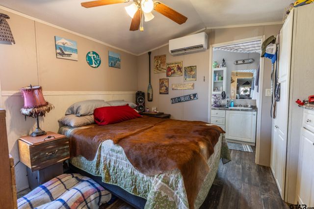 384 Holiday Village Dr, Quitman, TX 75783