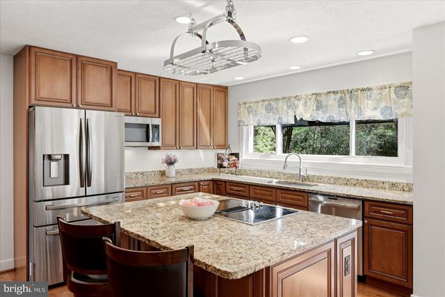 21108 STONECROP PL, Ashburn, VA 20147
