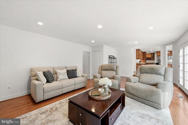 21108 STONECROP PL, Ashburn, VA 20147