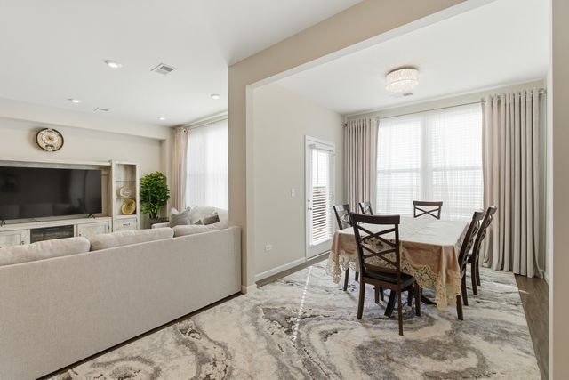 2235 Ryegrass Lane 68002, Bolingbrook, IL 60490