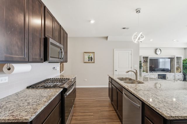 2235 Ryegrass Lane 68002, Bolingbrook, IL 60490