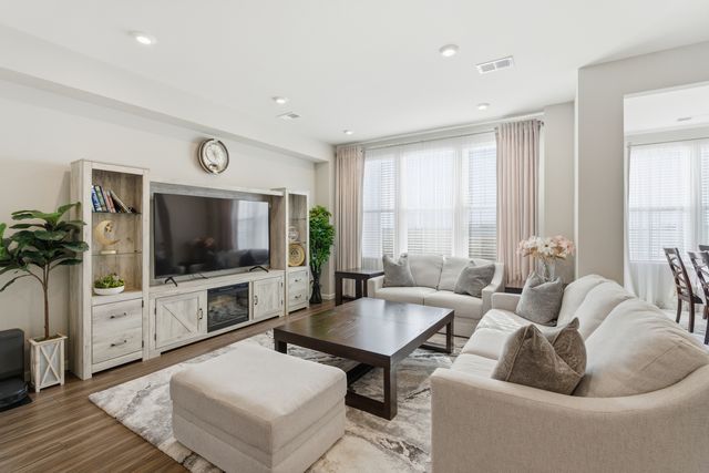 2235 Ryegrass Lane 68002, Bolingbrook, IL 60490