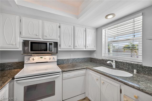 325 Charlemagne BLVD A206, Naples, FL 34112