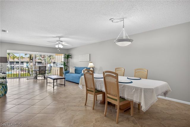 325 Charlemagne BLVD A206, Naples, FL 34112