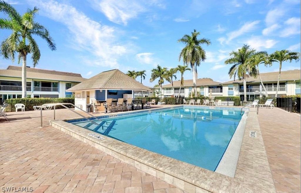 325 Charlemagne BLVD A206, Naples, FL 34112