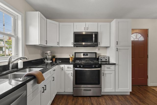 271 E Jenkins Avenue, Columbus, OH 43207