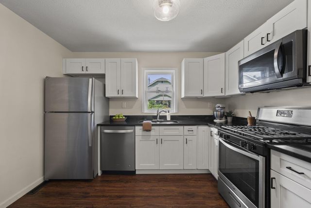 271 E Jenkins Avenue, Columbus, OH 43207