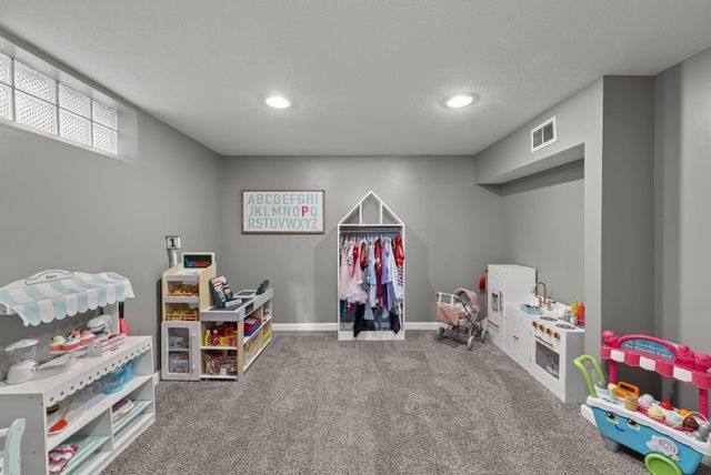 271 E Jenkins Avenue, Columbus, OH 43207
