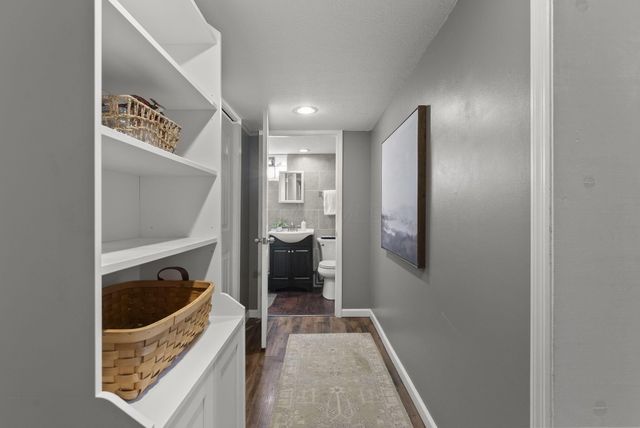 271 E Jenkins Avenue, Columbus, OH 43207