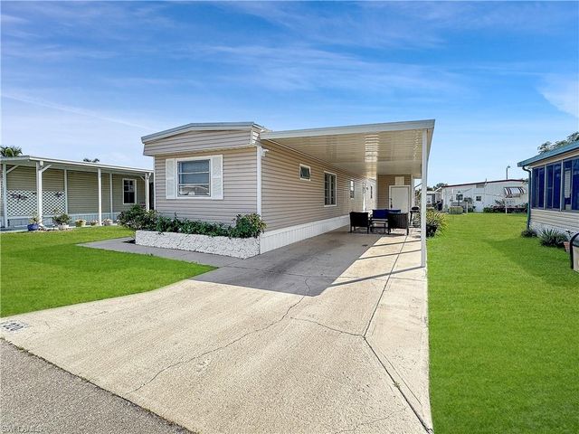 320 Domingo DR, Fort Myers, FL 33905