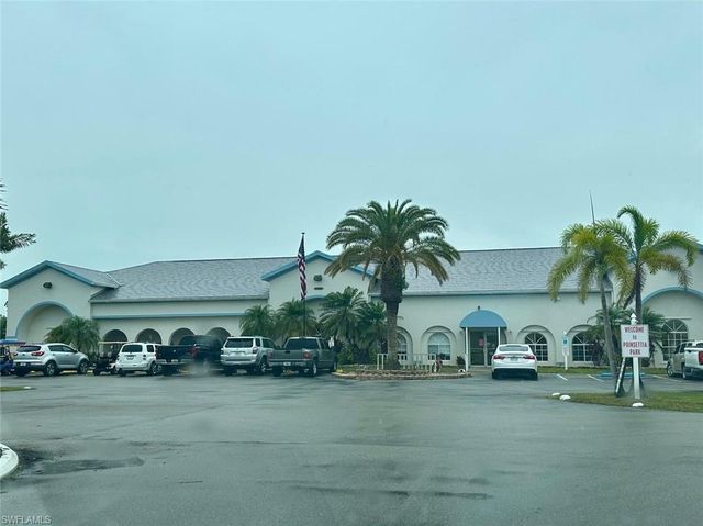 320 Domingo DR, Fort Myers, FL 33905