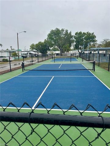 320 Domingo DR, Fort Myers, FL 33905