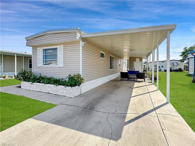 320 Domingo DR, Fort Myers, FL 33905