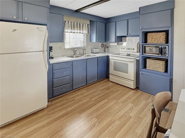 320 Domingo DR, Fort Myers, FL 33905