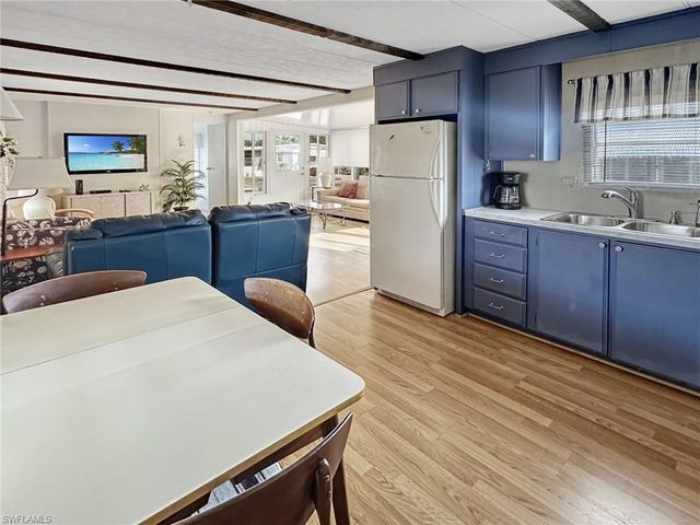 320 Domingo DR, Fort Myers, FL 33905