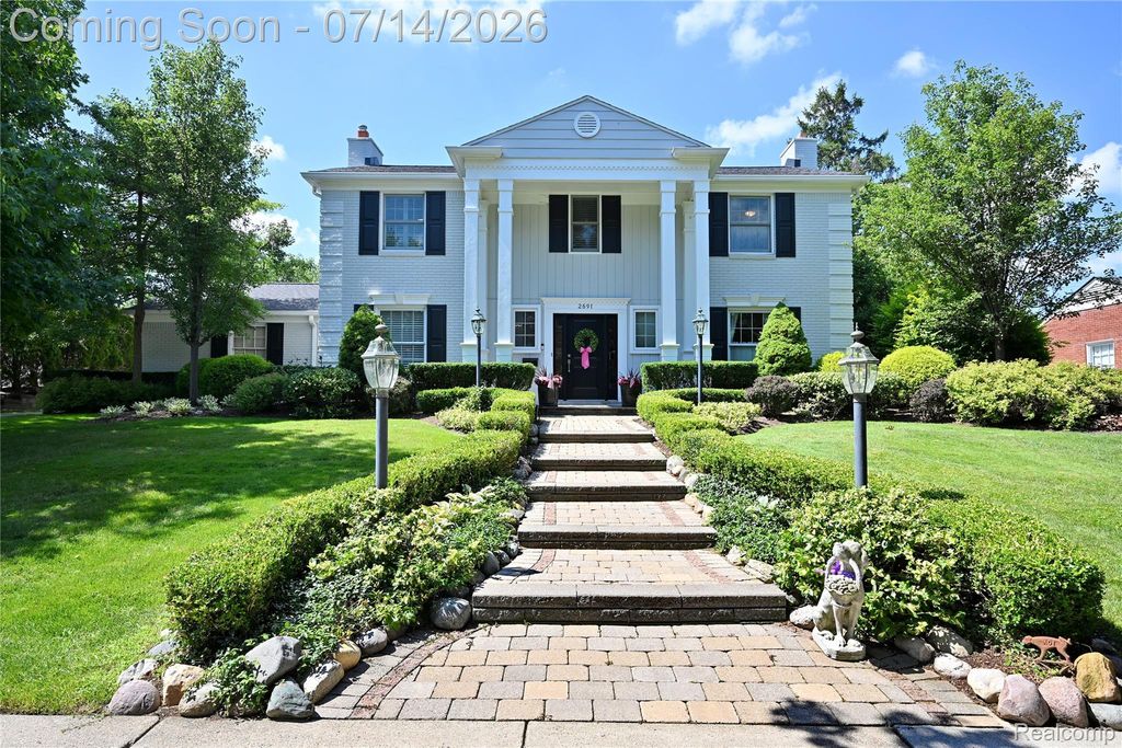 2691 Bradway Boulevard, Bloomfield Hills, MI 48301