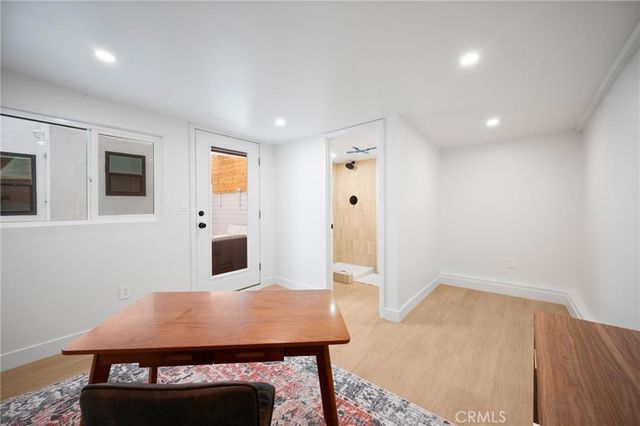 1626 S Rimpau, Los Angeles, CA 90019