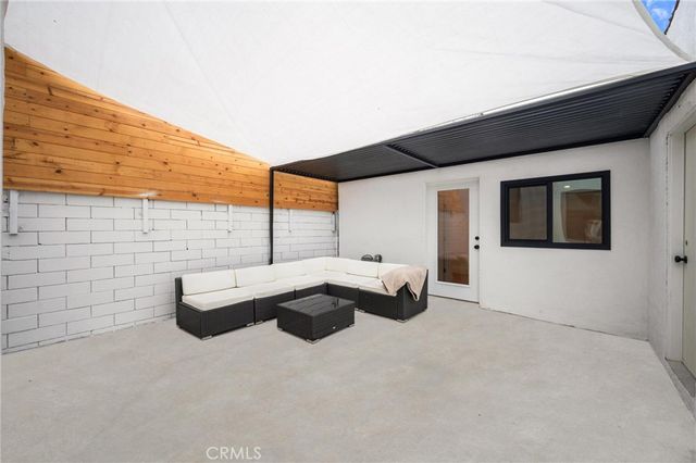 1626 S Rimpau, Los Angeles, CA 90019