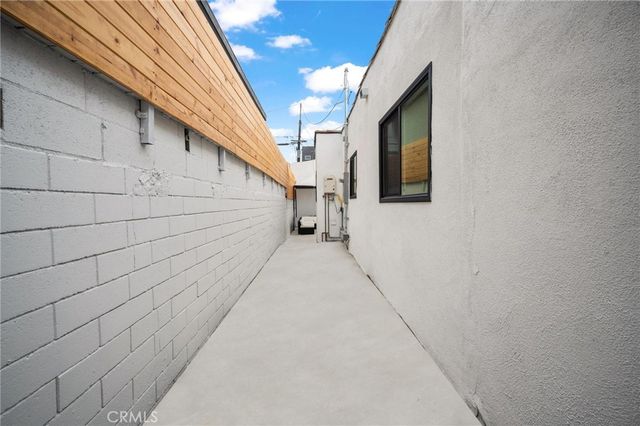 1626 S Rimpau, Los Angeles, CA 90019