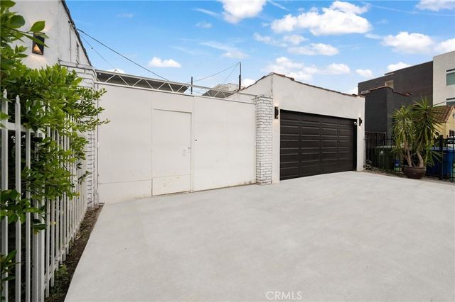 1626 S Rimpau, Los Angeles, CA 90019