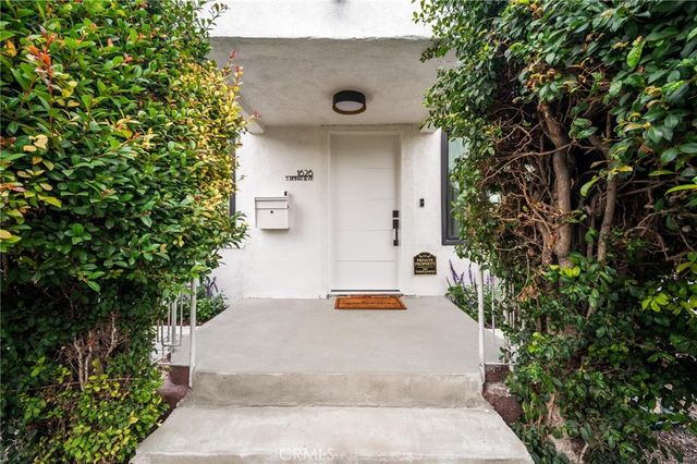 1626 S Rimpau, Los Angeles, CA 90019