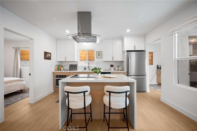 1626 S Rimpau, Los Angeles, CA 90019