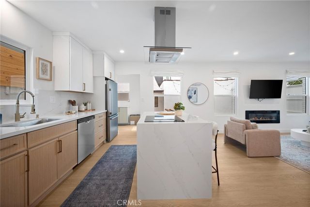 1626 S Rimpau, Los Angeles, CA 90019