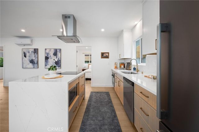 1626 S Rimpau, Los Angeles, CA 90019