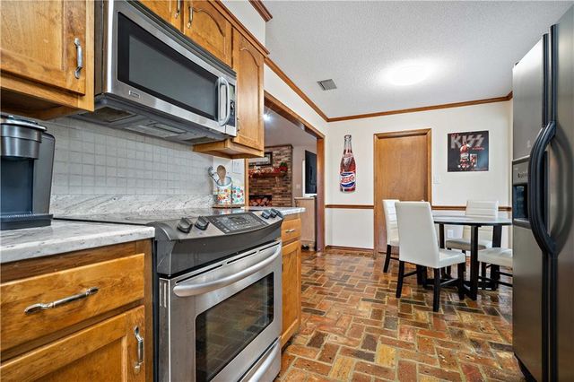 2260 Laura Drive, Semmes, AL 36575