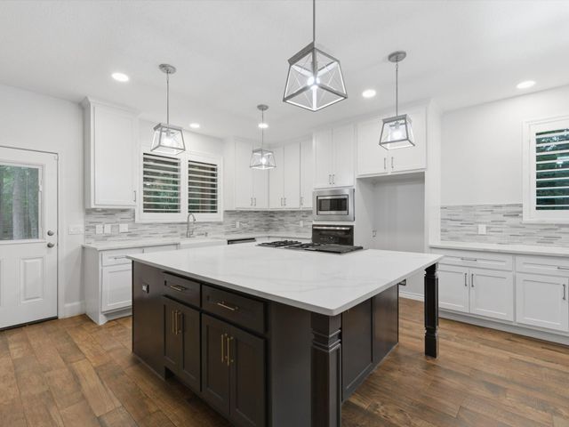 8710 Linn Lane, Magnolia, TX 77354