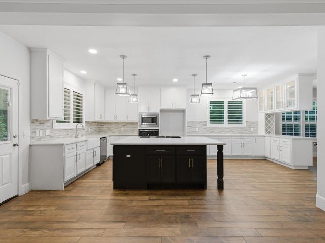 8710 Linn Lane, Magnolia, TX 77354