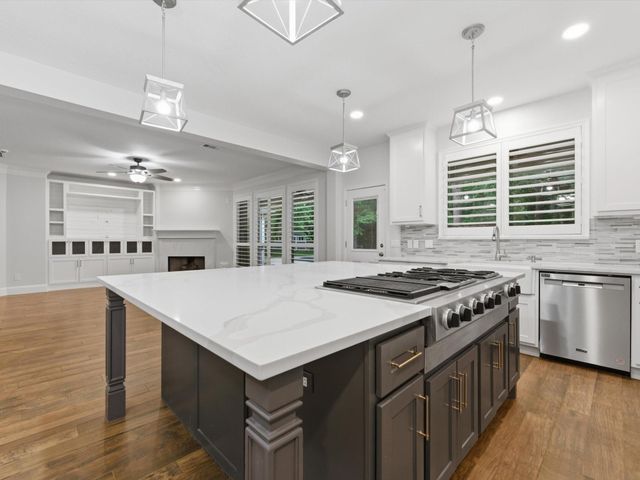 8710 Linn Lane, Magnolia, TX 77354