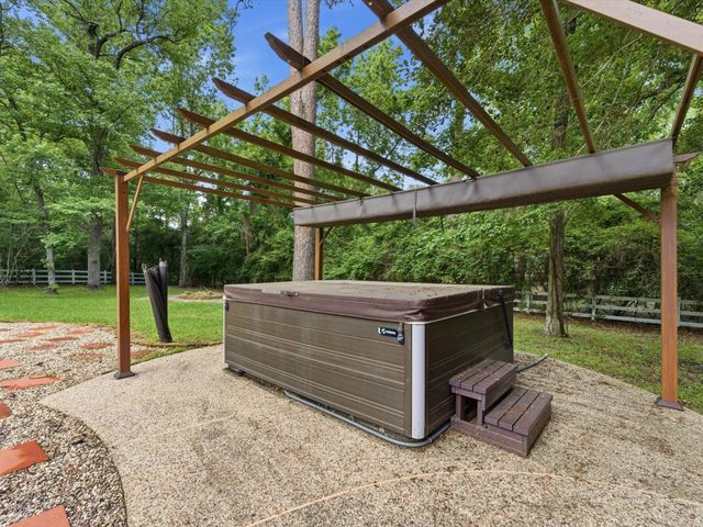 8710 Linn Lane, Magnolia, TX 77354
