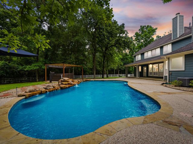 8710 Linn Lane, Magnolia, TX 77354