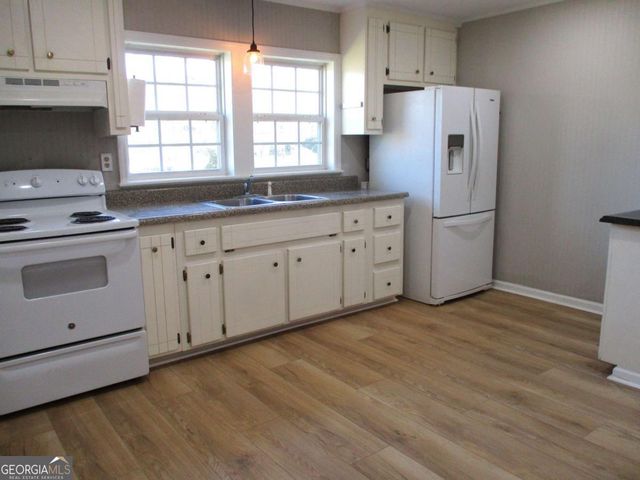 206 Tennessee Street, Fairmount, GA 30139