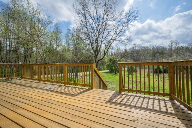 2824 Hwy 100, Linden, TN 37096