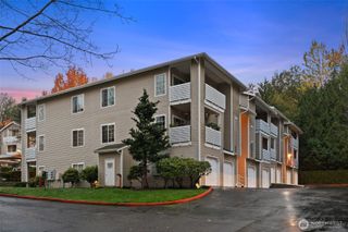 801 Rainer Avenue N #E324, Renton, WA 98057