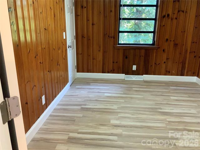 258 NEW LEICESTER Highway, Asheville, NC 28806